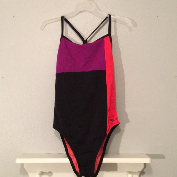 Colorblock swimsuit - Picture 1 of 2